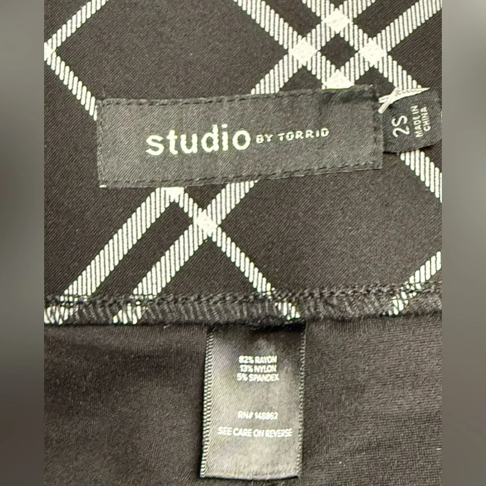 NWT Torrid FLARE Hi Rise PLAID Ponte PANTS
